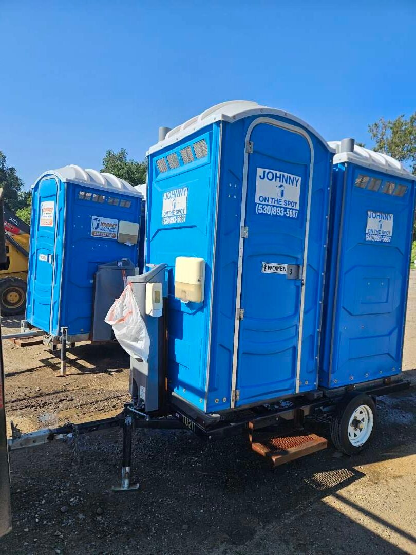 Towable Portable Construction Toilets 3 Towable unit with handwash III rotated